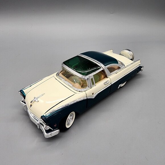 1:24 1955 Ford Fairlane Crown Victoria Diecast Model Car Cream Green - Picture 1 of 11